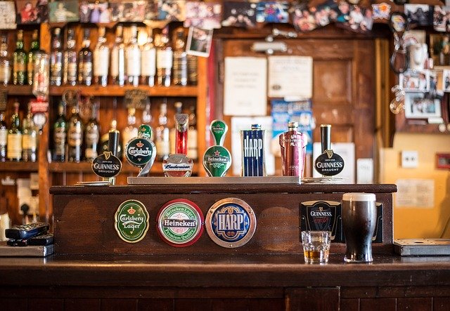 tireuse à bière dans un bar